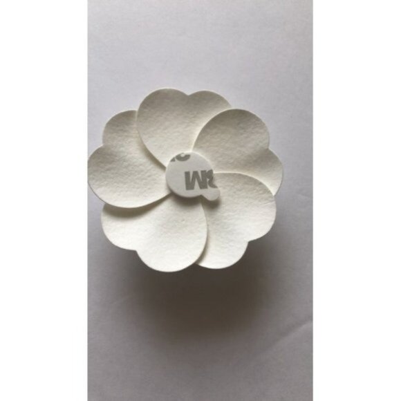 Camelia Flower Decoration White Original - Picture 4 of 5